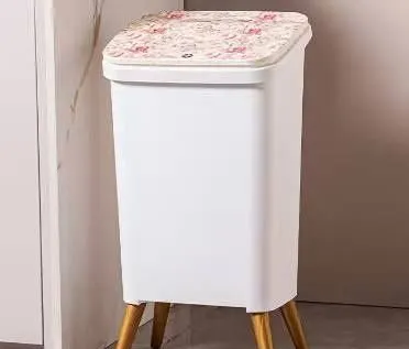 Oyoqchali plastik axlat qutisi 4