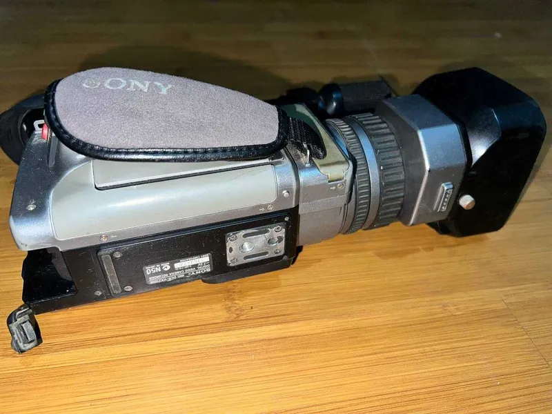 Видеокамера sony DCR-VX2100e pal ( требуется профилактика ) — фото 3