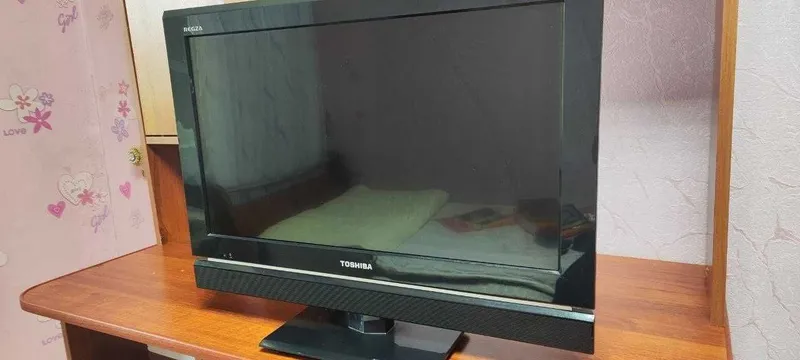 Телевизор TOSHIBA 24PB10V6, 32" (80 см) 1 Телевизор TOSHIBA 24PB10V6, 32" (80 см) 1