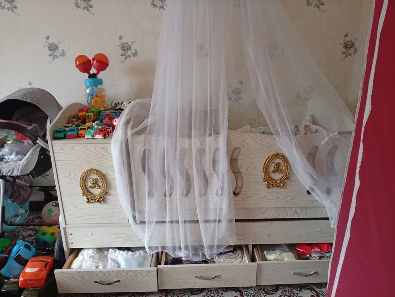 Bolalar kravati+shkafi bilan