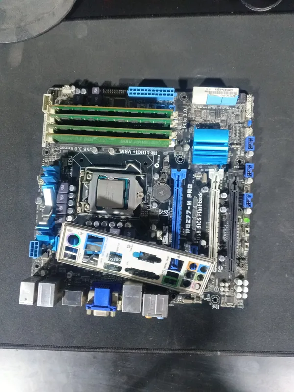 Asus P8Z77-M PRO komplekti, E3 1230 v2 va 16 GB DDR3 bilan 1 Asus P8Z77-M PRO komplekti, E3 1230 v2 va 16 GB DDR3 bilan 1