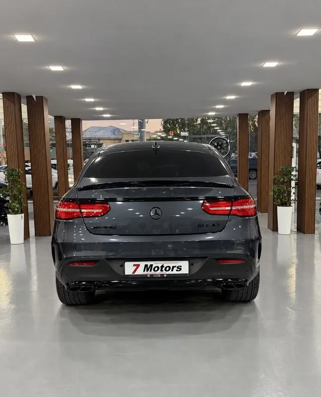 Mersedes Benz GLE 43 AMG Coupe 4Matic 8 Mersedes Benz GLE 43 AMG Coupe 4Matic 8