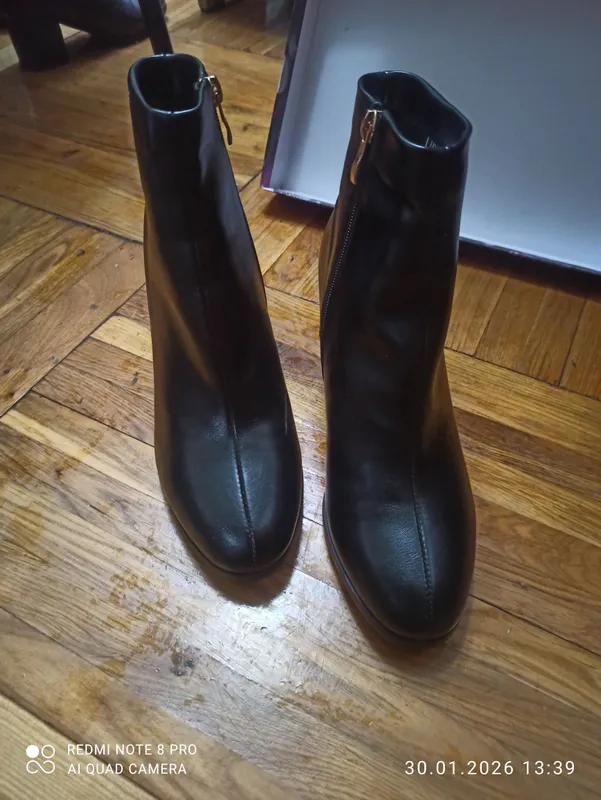 Женские сапожки