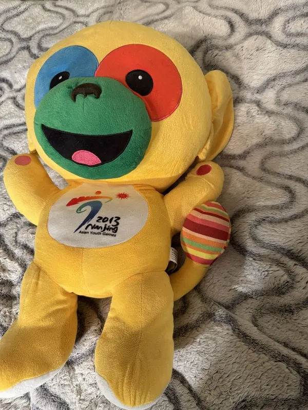 Продается мягкая красочная игрушка 1