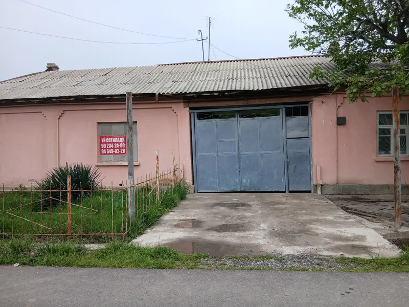 srochna uy sotiladi Bekabod tumani stretinka