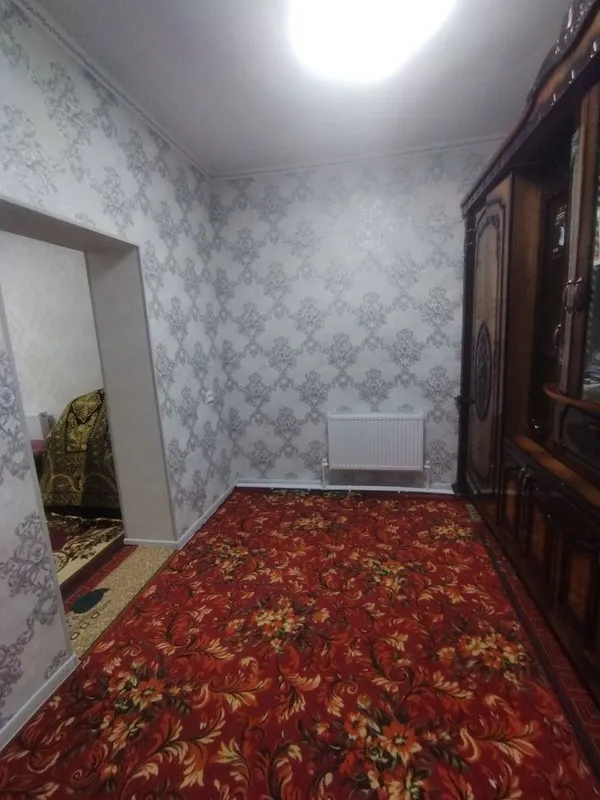 Uchastka sotiladi 5.5 sotix 4 ta xonadan iborat manzil 5 mikrorayon — фото 3