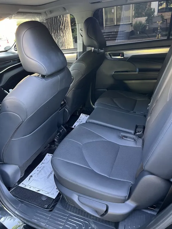 Toyota Highlander Limited E - Four Hybrid 6 Toyota Highlander Limited E - Four Hybrid 6