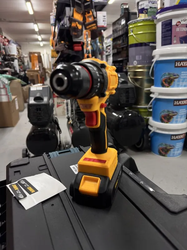Двухскоростная безударная дрель-шуруповёрт DeWalt — фото 3 Двухскоростная безударная дрель-шуруповёрт DeWalt — фото 3