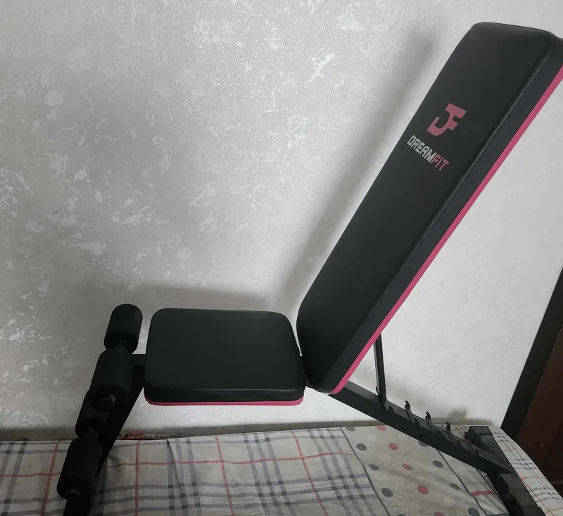 Jismoniy mashqlar va press uchun DreamFit universal skameykasini sotaman 3
