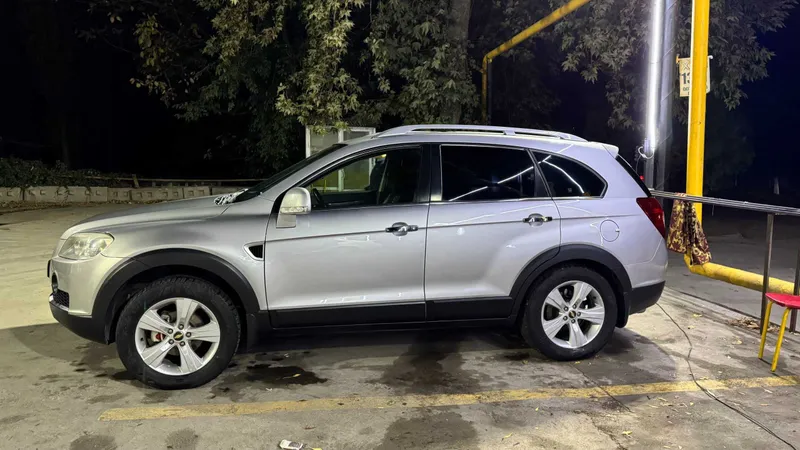 2009-yilgi Chevrolet Captiva 3.2 (avtomat, lyukli) sotiladi. — фото 3