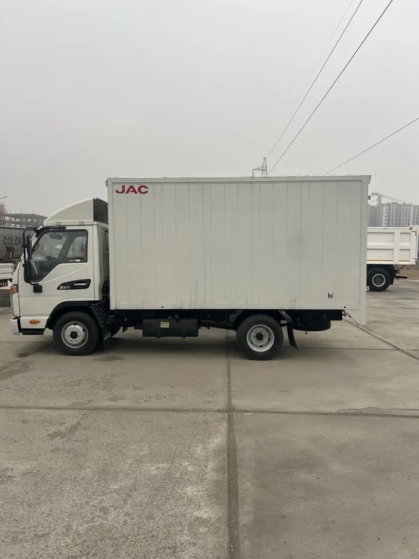 Jac фургон бортовой сотилади янги