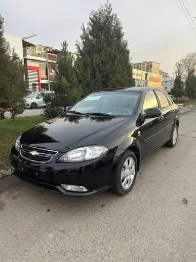 Gentra qora