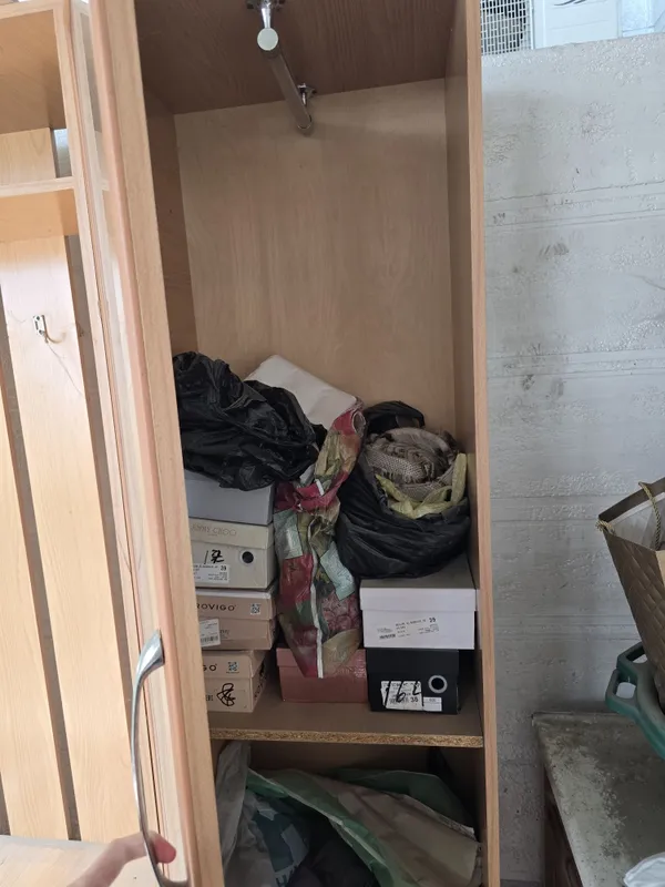 Продаётся прихожая мебель (мебель для прихожей) в хорошем состоянии. — фото 2 Продаётся прихожая мебель (мебель для прихожей) в хорошем состоянии. — фото 2