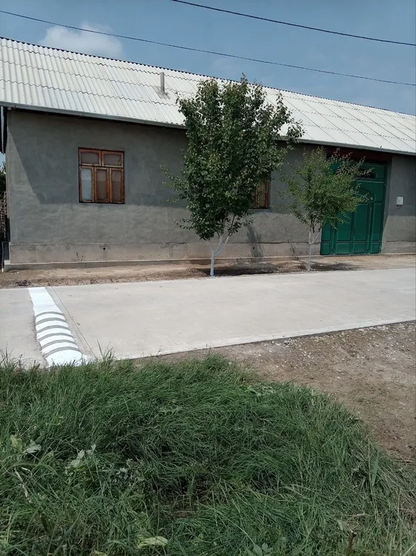 Guliston shaxar markazidan hovli uy 2 Guliston shaxar markazidan hovli uy 2