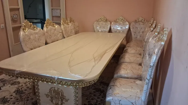 Срочно продаётся стол на 12 персон,новый,не пользованный — фото 1