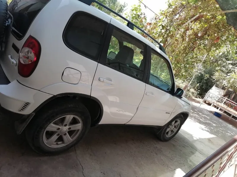 Niva Chevrolet 2018 yil. Probegi 70000 km yurgan. 3
