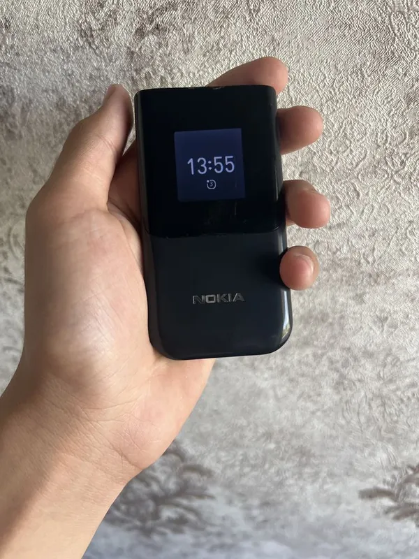 Nokia 2720 Flip — фото 1