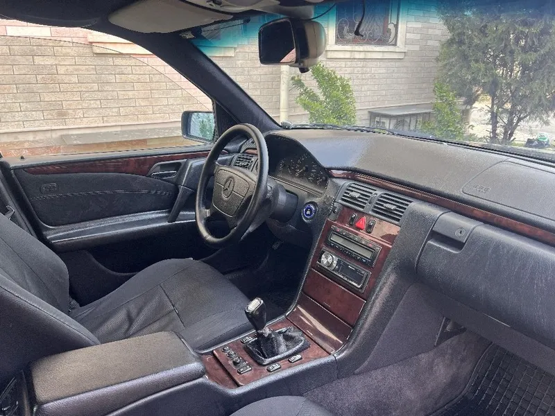 Mercedes E230 AMG 5 Mercedes E230 AMG 5