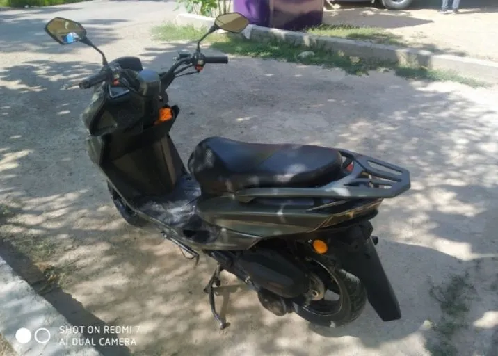 Skuter shoshilinch sotiladi 3