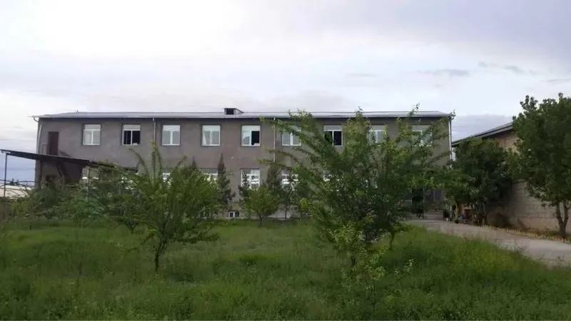 Продается отдельно стоящее здание. 20 соток. 1