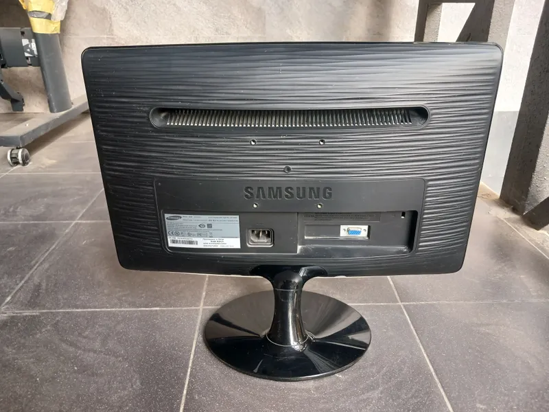 Samsung SyncMaster B1930 1 Samsung SyncMaster B1930 1