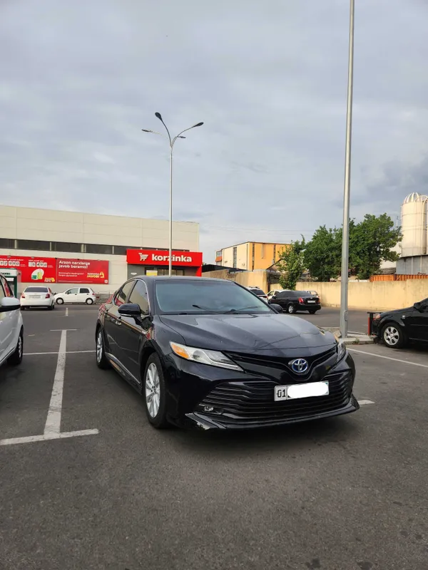 Toyota Camry 2021 йил, Гибрид.