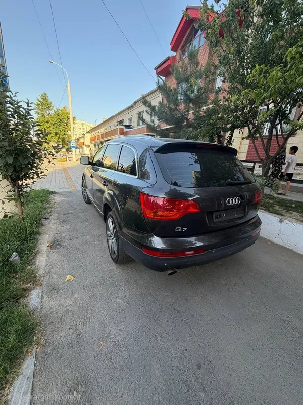 Audi Q7 (Quattro) 1 Audi Q7 (Quattro) 1