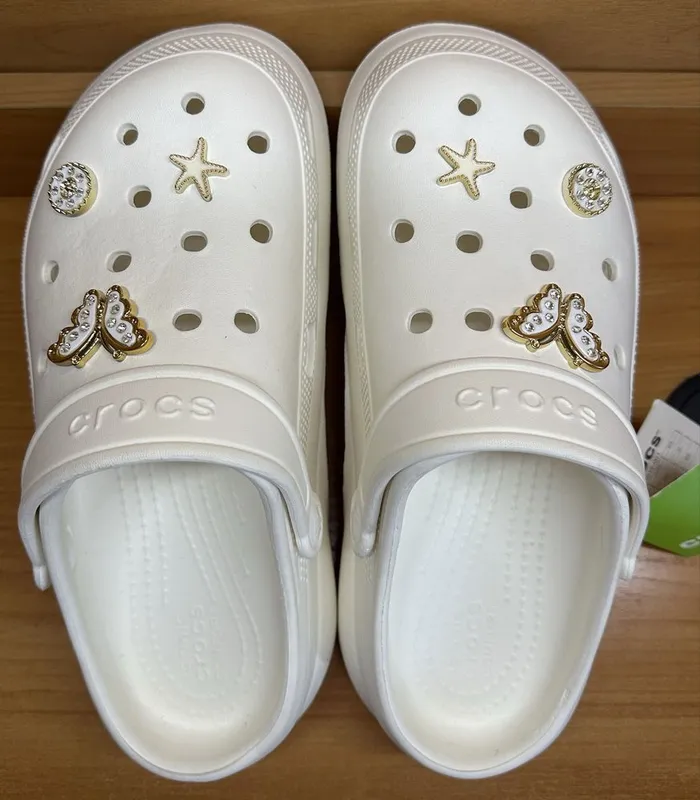 Продаются новые женские Crocs 2 Продаются новые женские Crocs 2