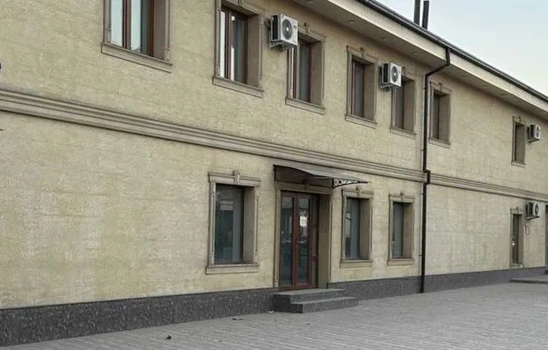 Сдается в аренду - торговое помещение (торговый зал + офис) -167 кв.м. 1