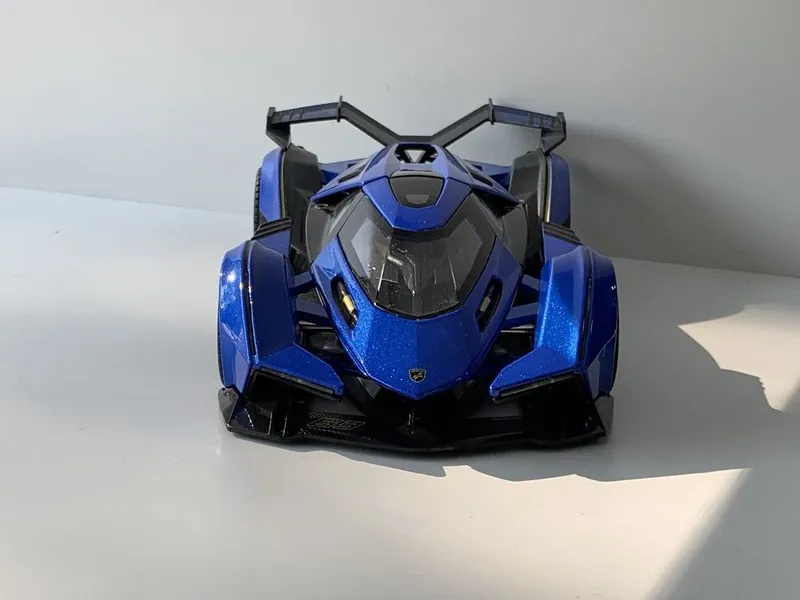 Modelka Lamborghini V12 Vision Gran Turi 1:24 1
