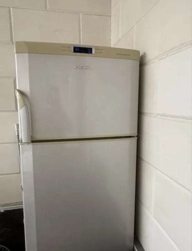 Холодильник beko. Оригинал, очень впестительный (500л)