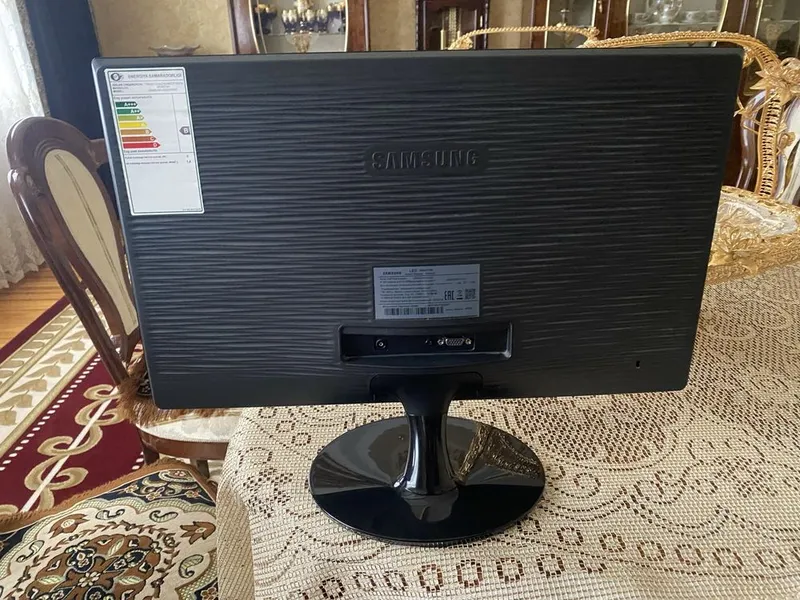 Монитор Samsung 22* 2 Монитор Samsung 22* 2