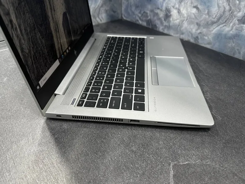 HP elitebook sotiladi rythen7 3 HP elitebook sotiladi rythen7 3