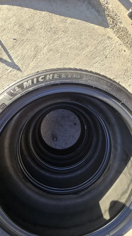 225/45/R21 Michelin pilot sport 5