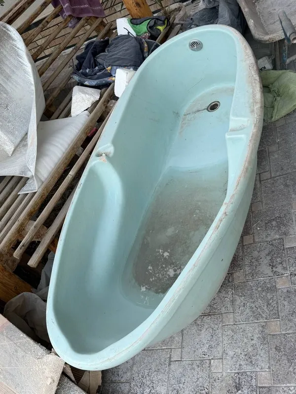 Keramik vanna sotiladi 1 Keramik vanna sotiladi 1