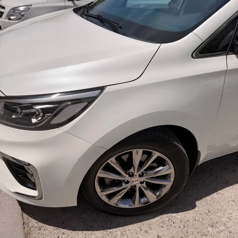 Kia Carnival 161000 yurgan propan benzin 2020 — фото 1
