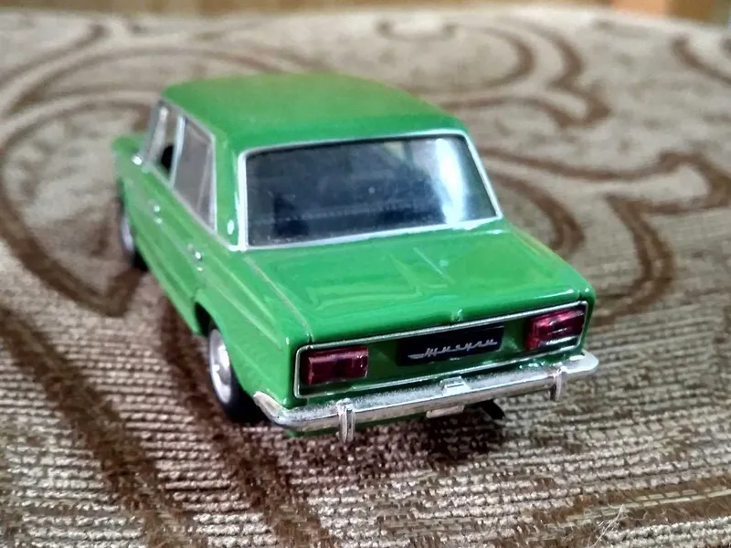 ВАЗ-2103 зеленого цвета, масштаб 1:43, игрушка, модель жигули. 6 ВАЗ-2103 зеленого цвета, масштаб 1:43, игрушка, модель жигули. 6