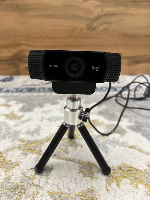 Веб камера Logi HD1080 Как новая 4