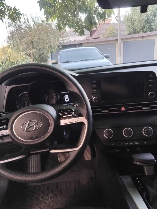 Hyundai Elantra 2022 Хюндай Элантра — фото 2