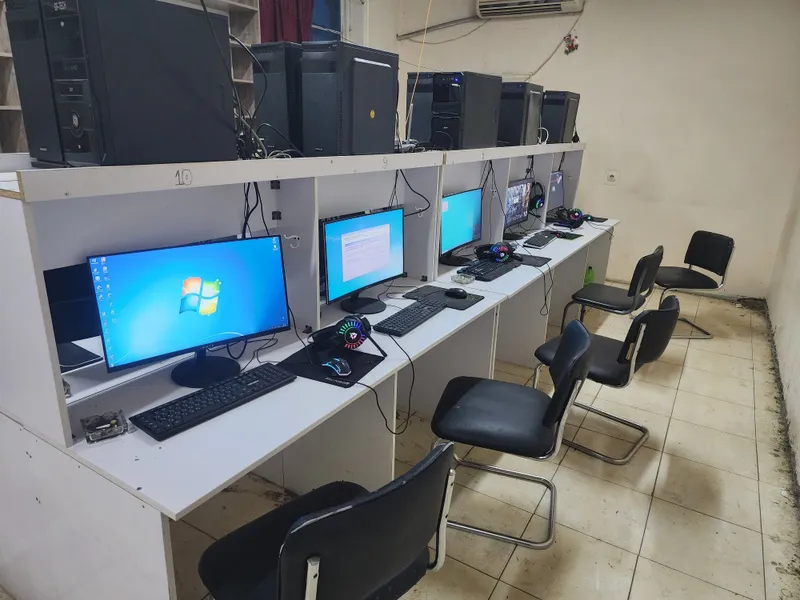 Kompyuter hona 11 ta Kompyuter 4 Kompyuter hona 11 ta Kompyuter 4