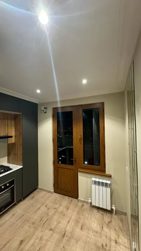 Almazar tumanida 53 m²lik 3 xonali kvartira sotiladi 6 Almazar tumanida 53 m²lik 3 xonali kvartira sotiladi 6