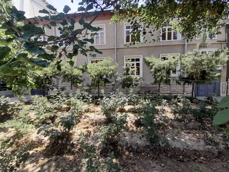katta oila yoki mehmonxona faoliyat yuritish uchun qulay hovli — фото 2
