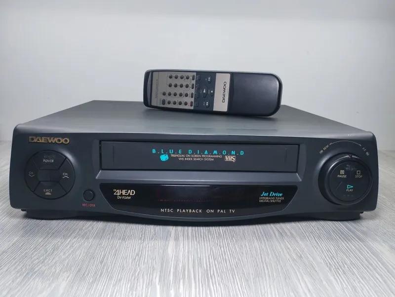Daewoo F54W videomagnitafoni, ideal holatda