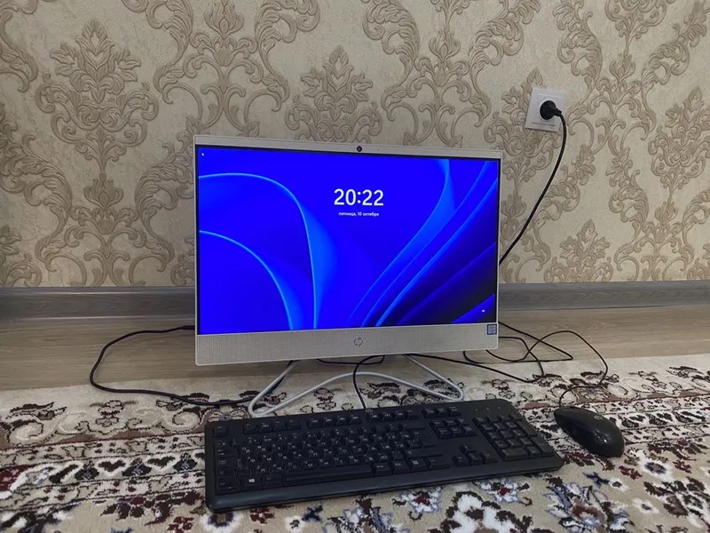 Моноблок HP 200 G3 AIO 1