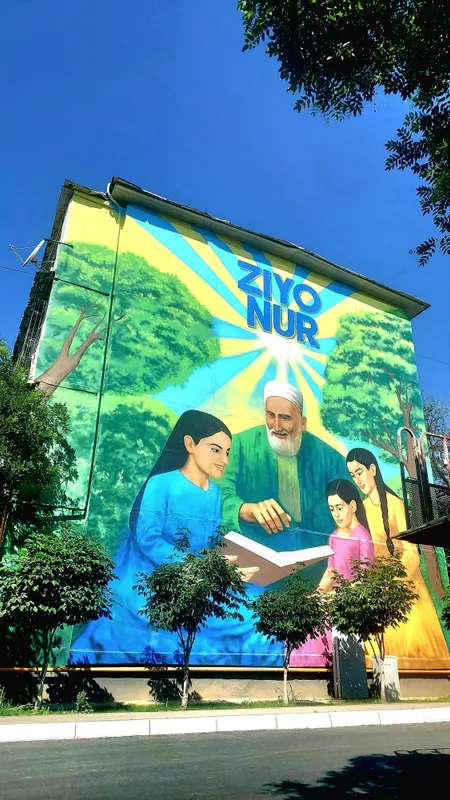 Mural binolar fasadiga dekorativ rasmlar chizish