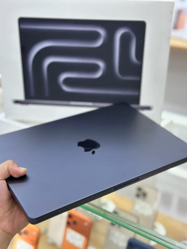 MacBook Pro M5 16-1trb — фото 1