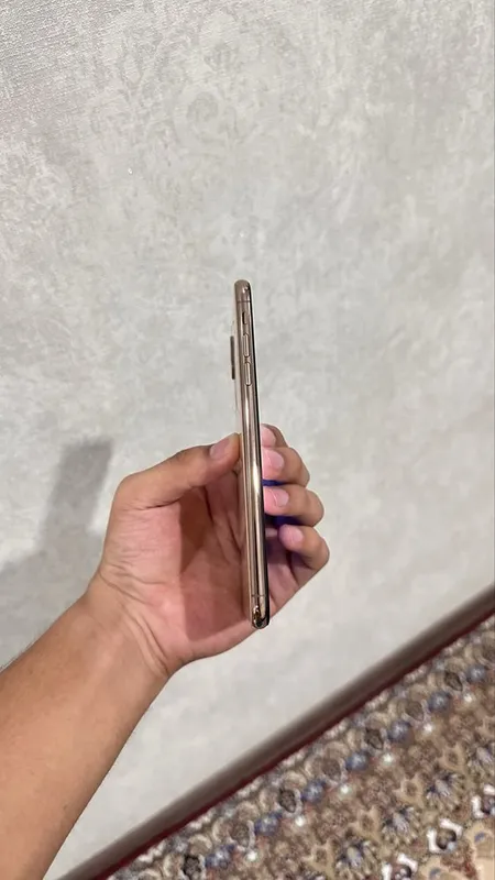 iPhone Xs Max 64GB 4 iPhone Xs Max 64GB 4