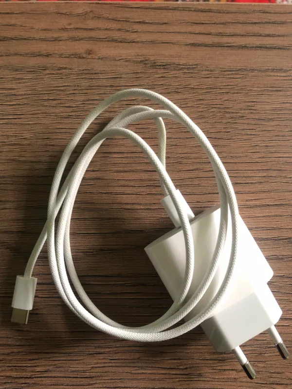 Iphone orginal zaryadchik