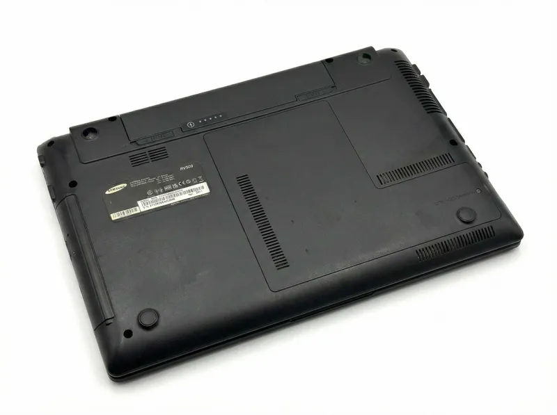 Ноутбук Samsung 15.6" / SSD /Батарейка работает — фото 3