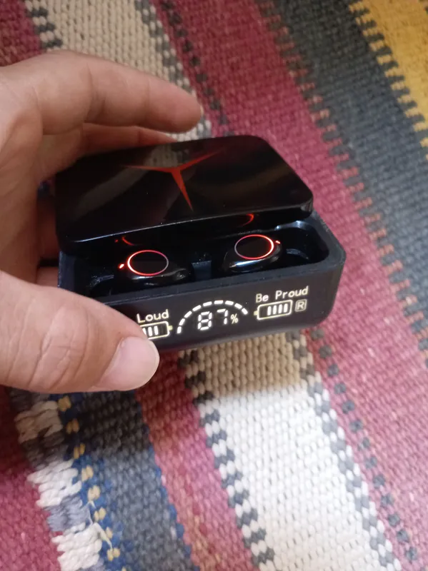 Продаются AirPods 2 Продаются AirPods 2